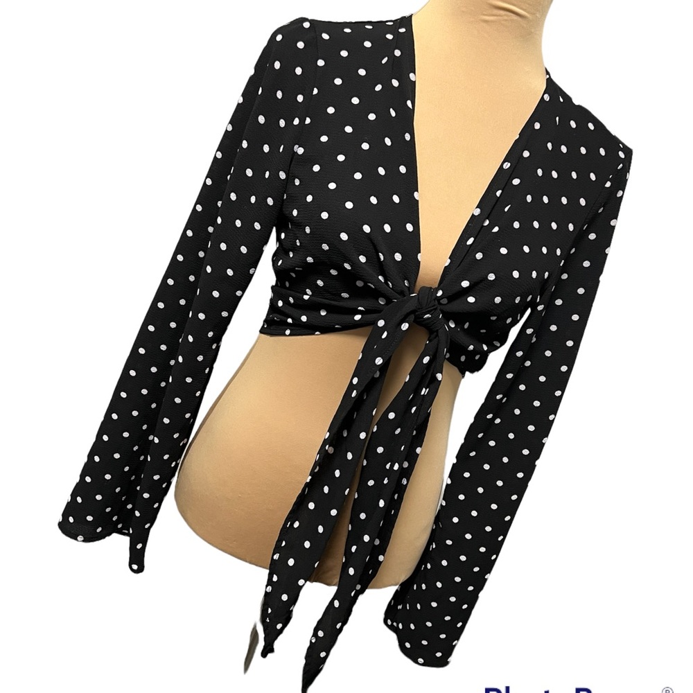 Long sleeve polka dot self tie L ( like new)